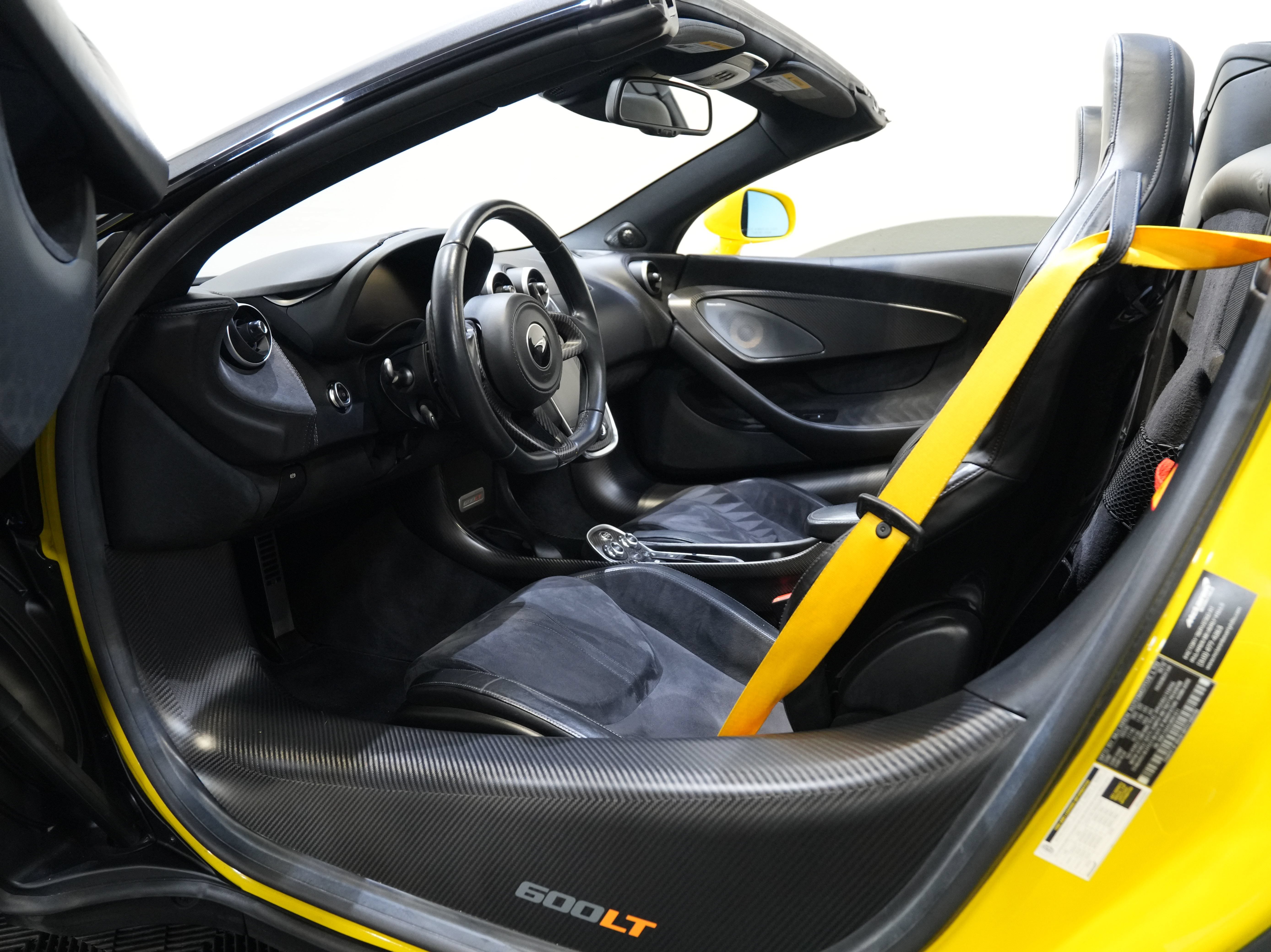 Used 2020 McLaren 600LT Spider photo 32