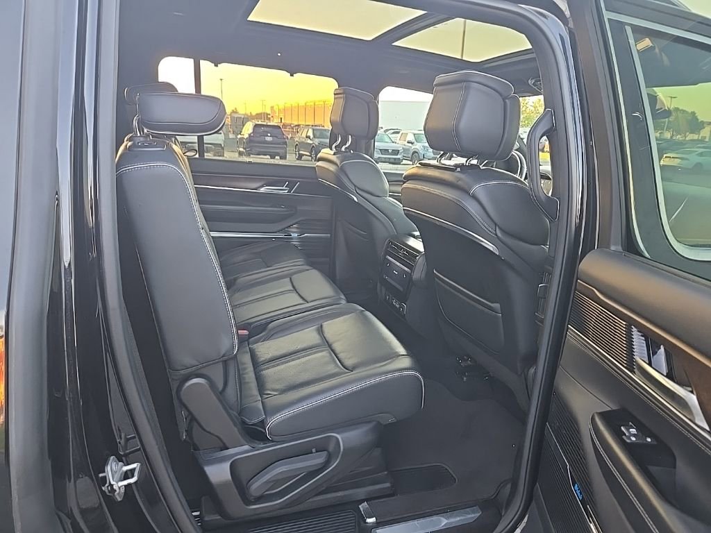 2023 Jeep Grand Wagoneer Series II