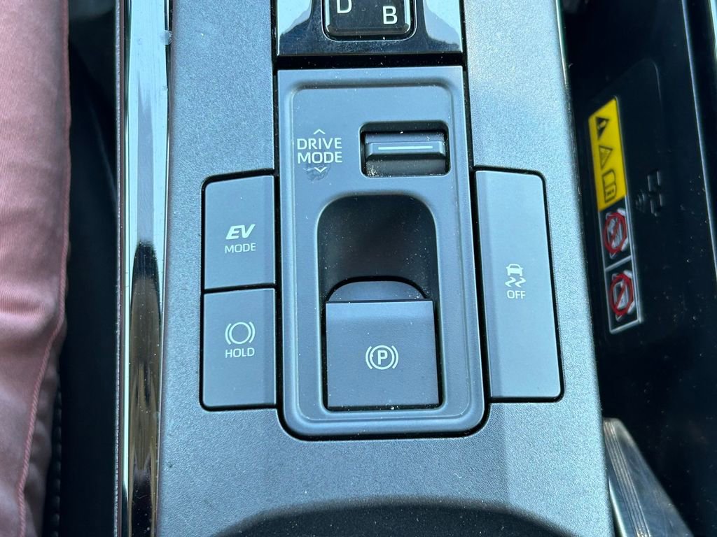 2025 Toyota Prius XLE