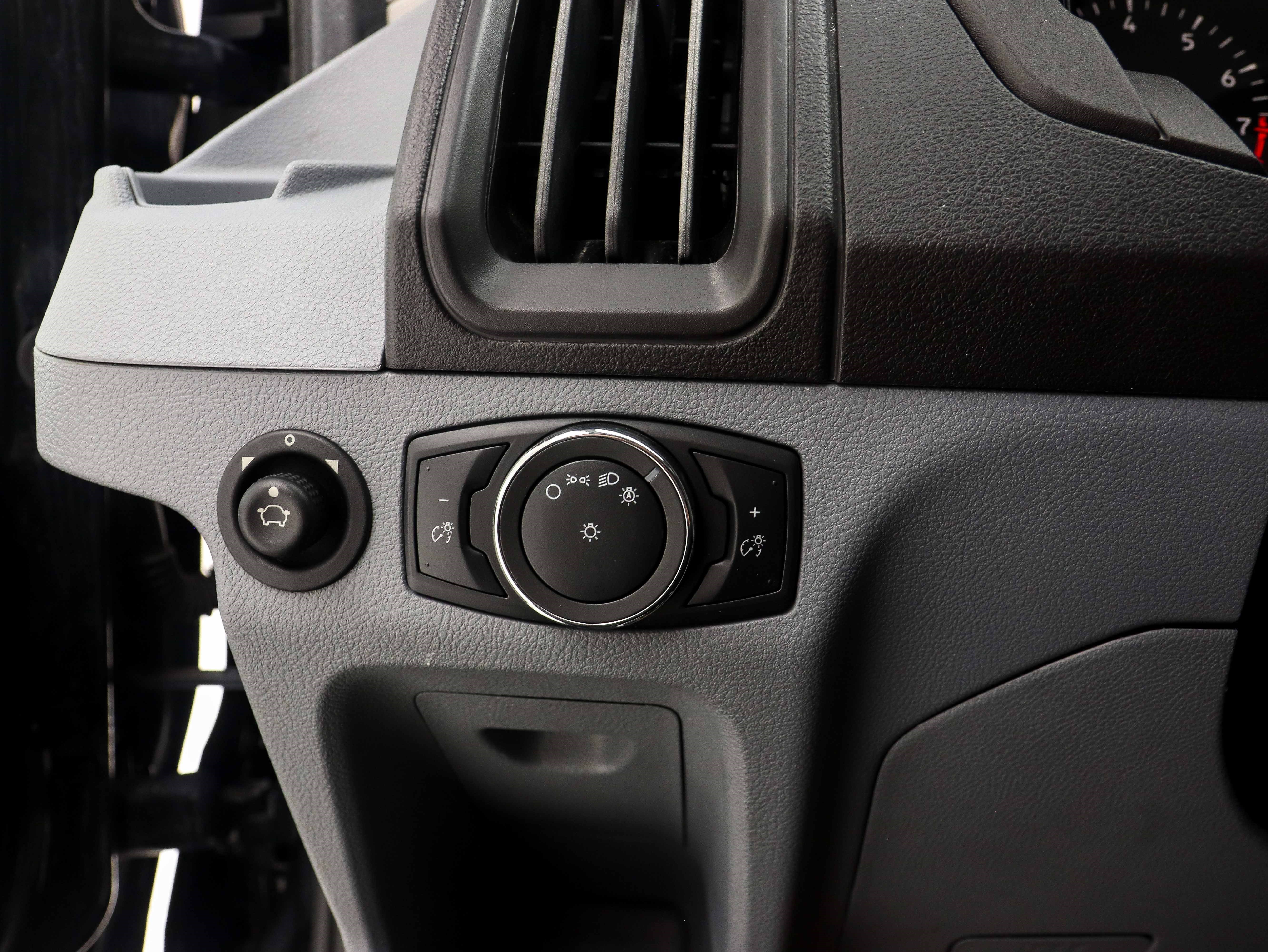 2019 Ford Transit Passenger Van XLT - Photo 20