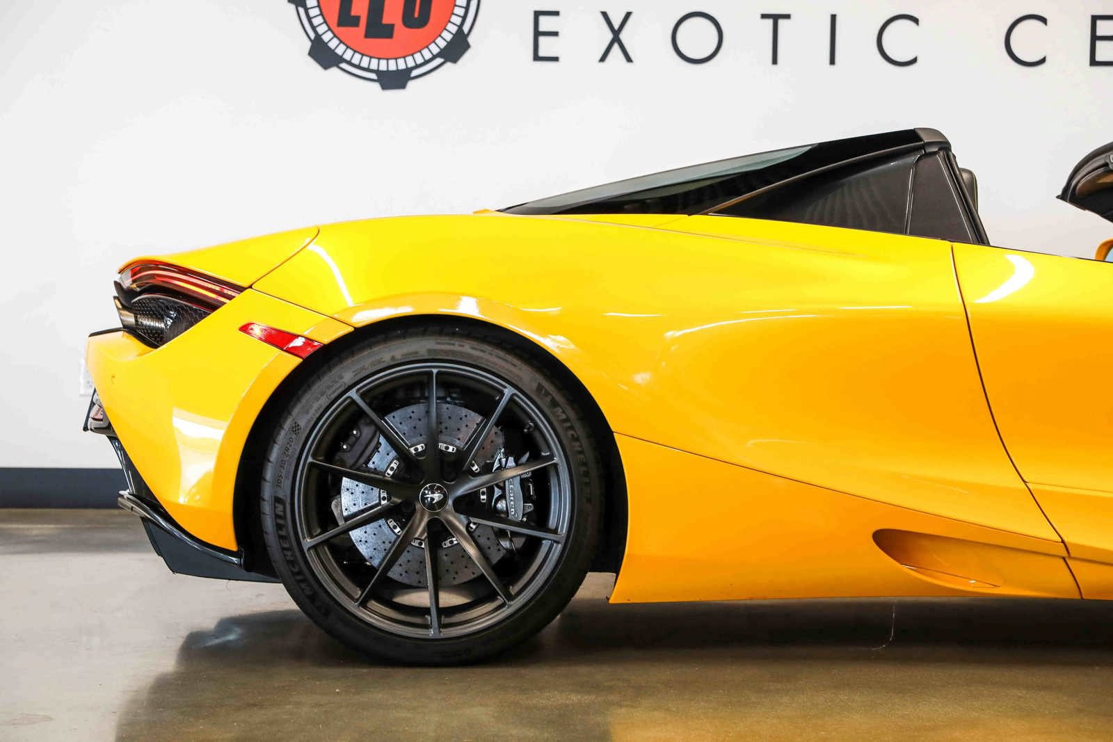 Used 2022 McLaren 720S Performance photo 16