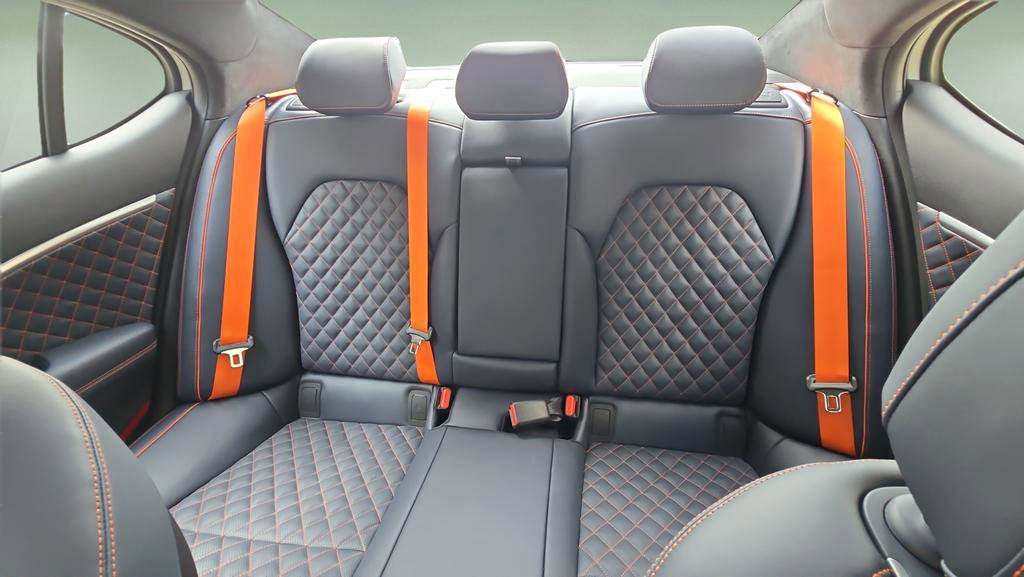 2026 Genesis G70 3.3T Prestige