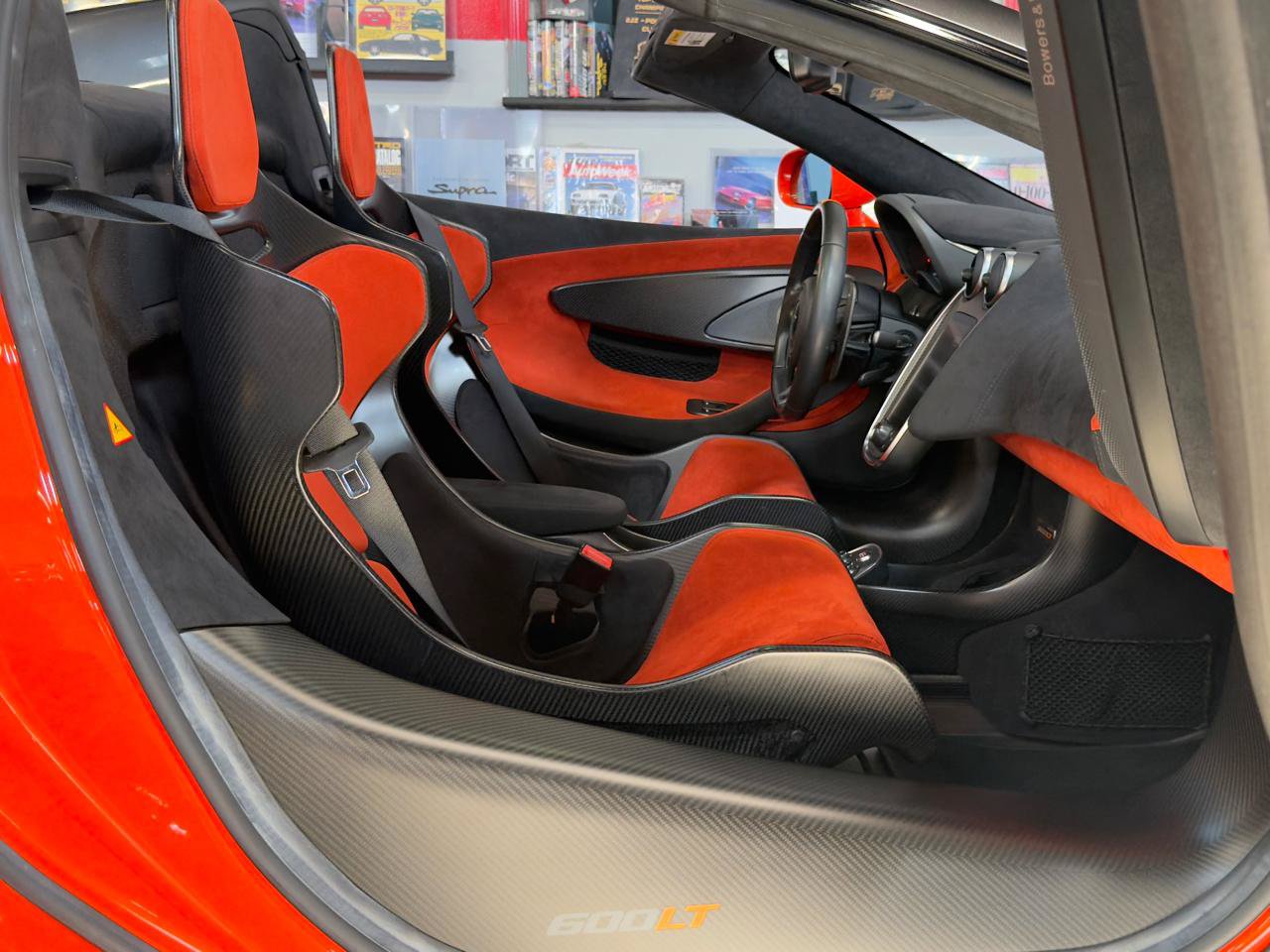 Used 2020 McLaren 600LT Spider photo 24