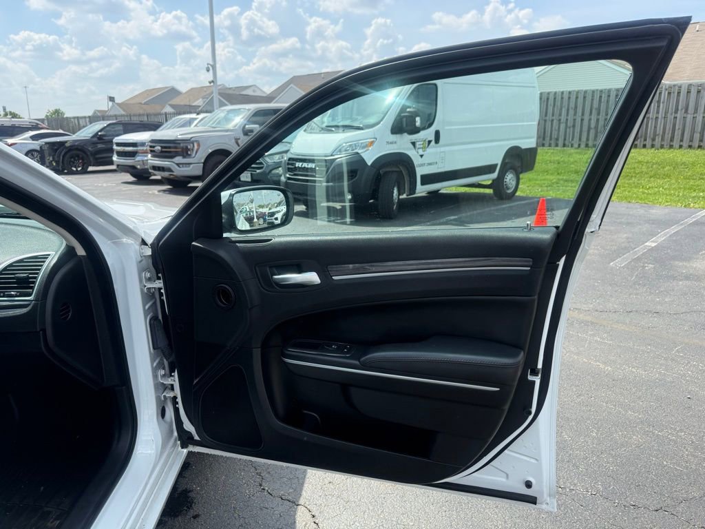 2020 Chrysler 300 Touring L