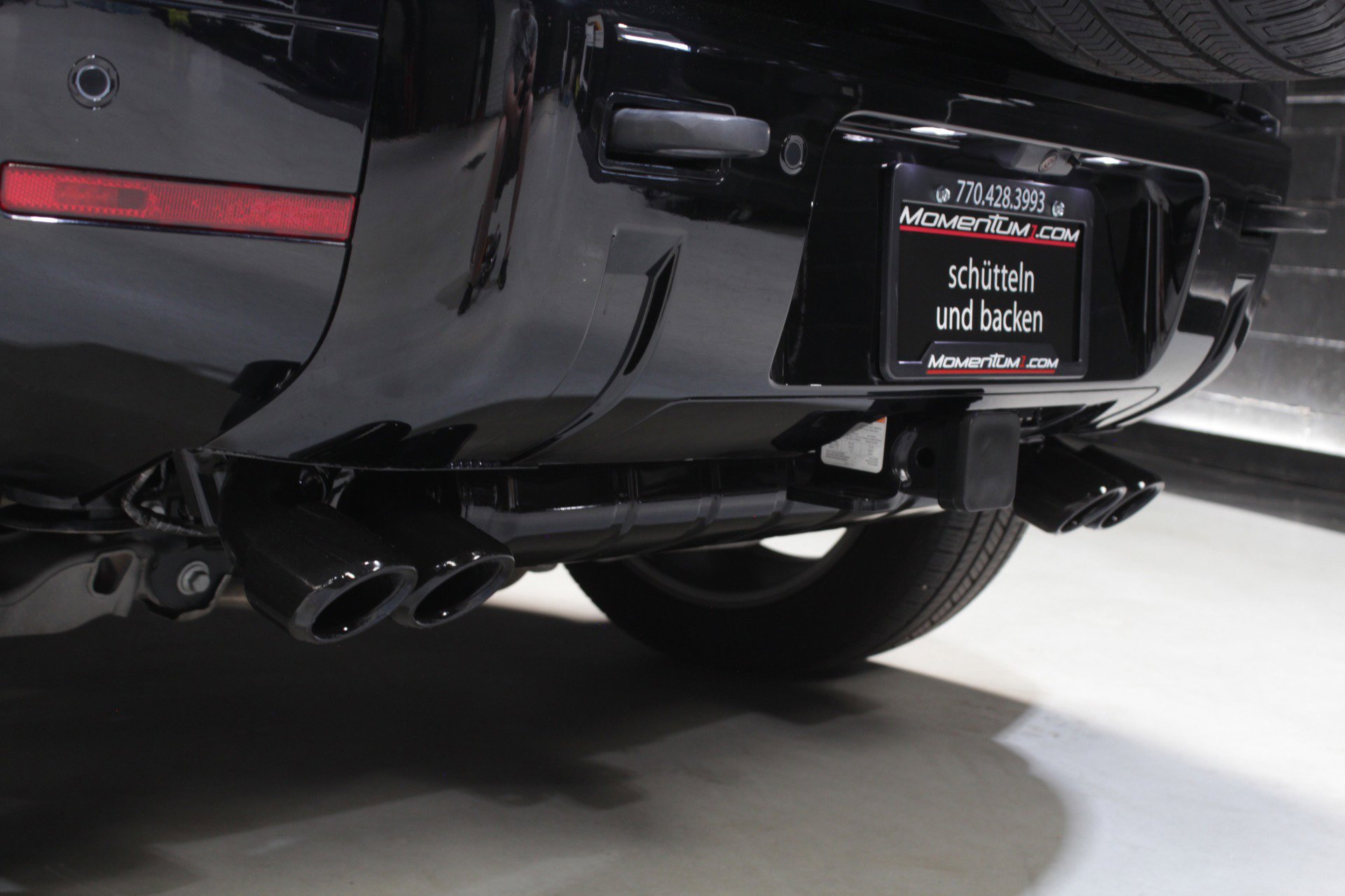 2025 Land Rover Defender 110 V8