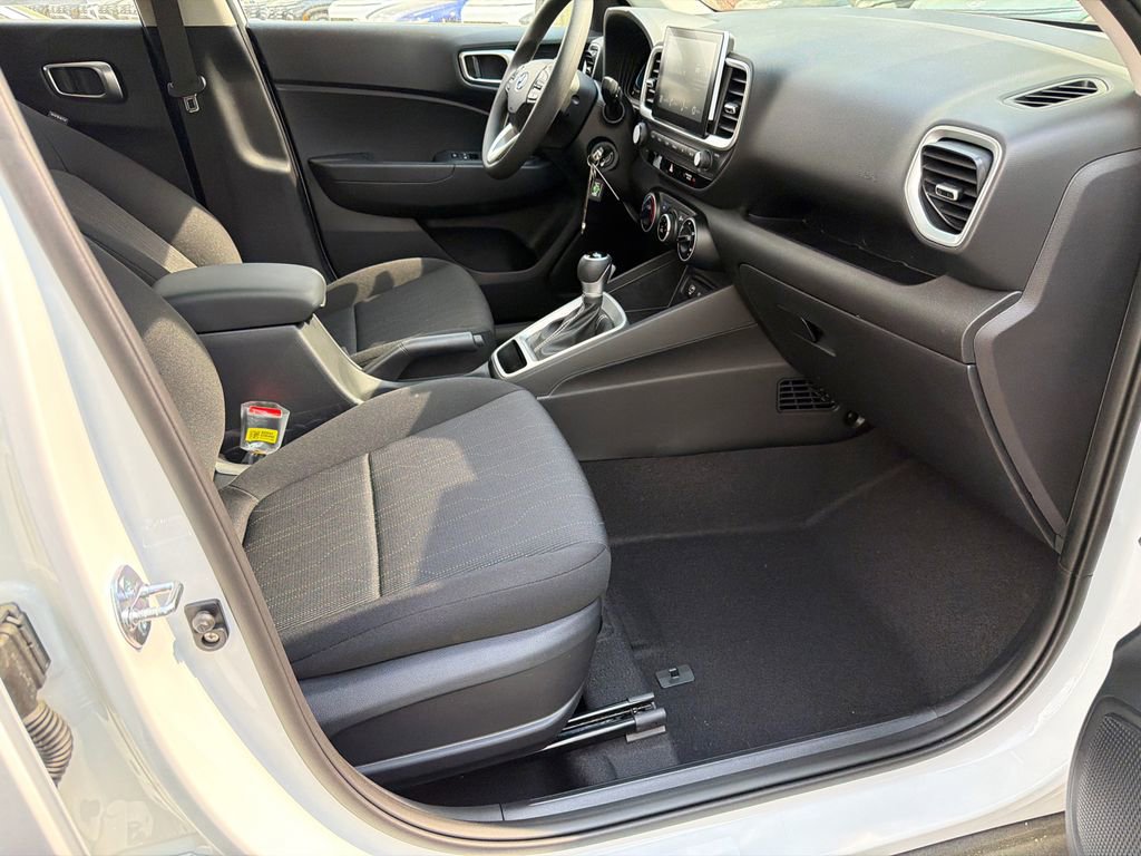 2026 Hyundai Venue SE