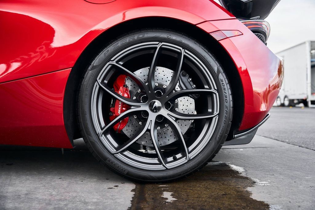 Used 2021 McLaren 720S Performance photo 30