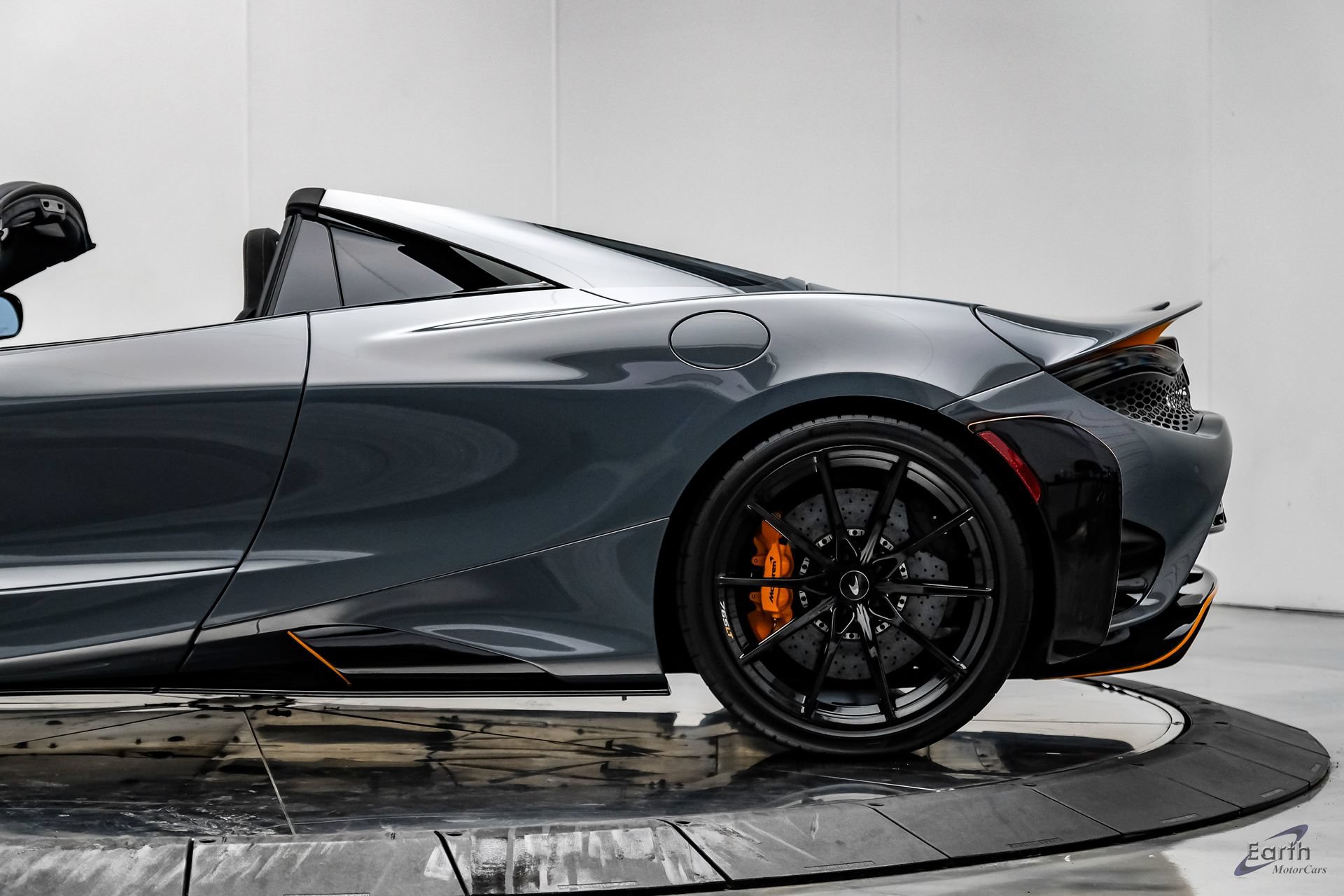 Used 2022 McLaren 765LT photo 12