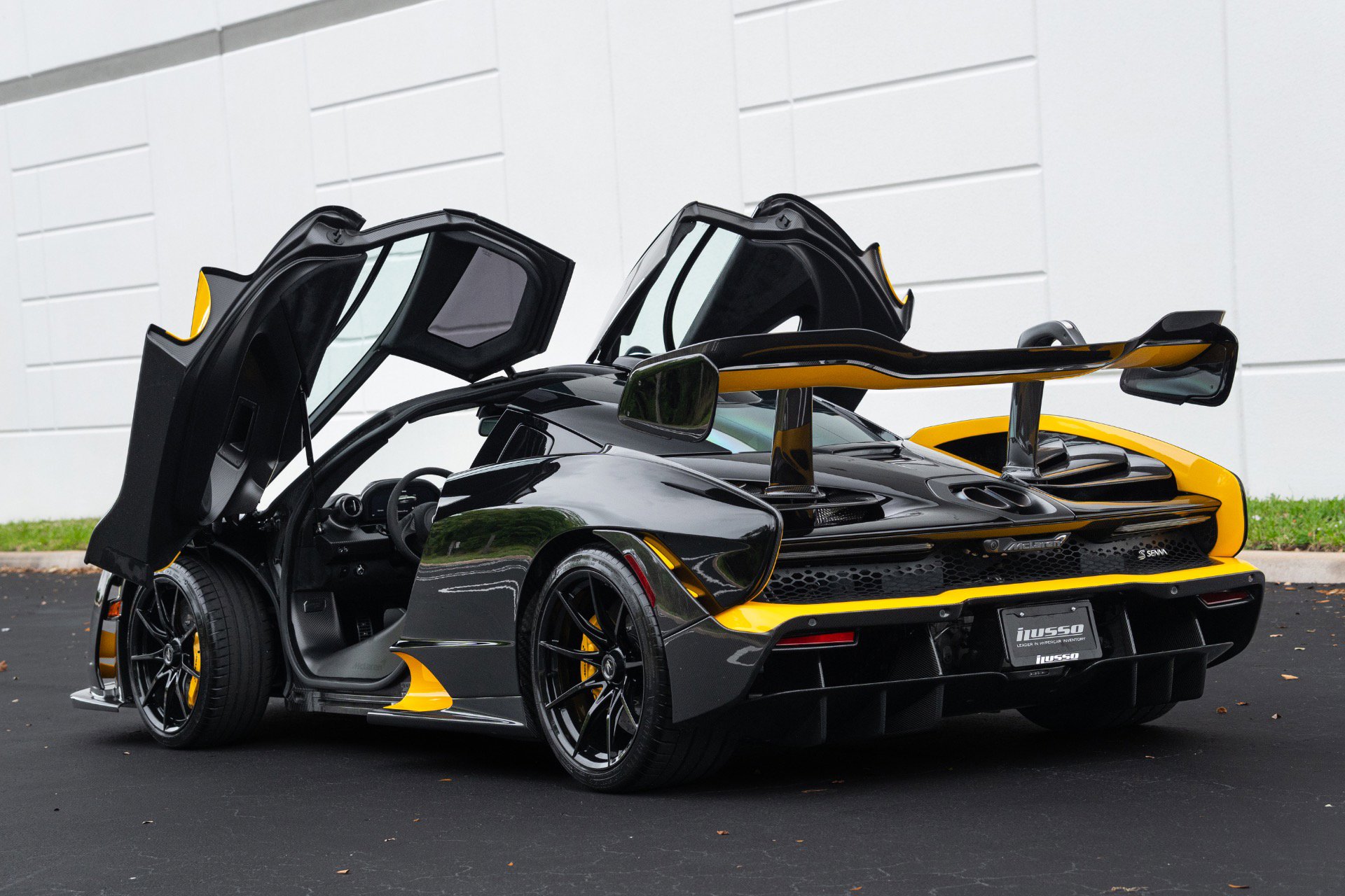 Used 2019 McLaren Senna photo 45