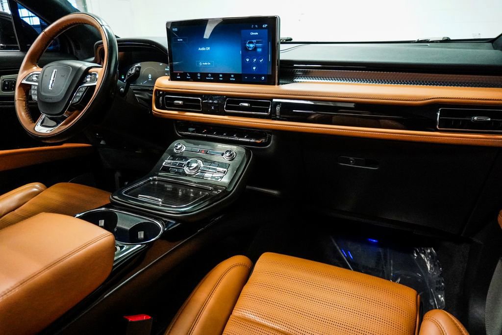 2022 Lincoln Nautilus Black Label