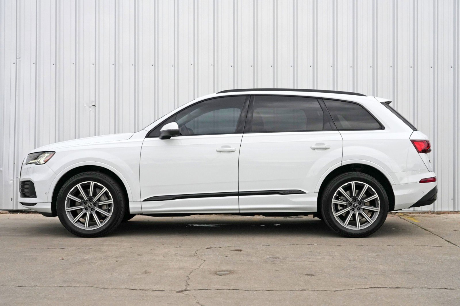2022 Audi Q7 Premium Plus