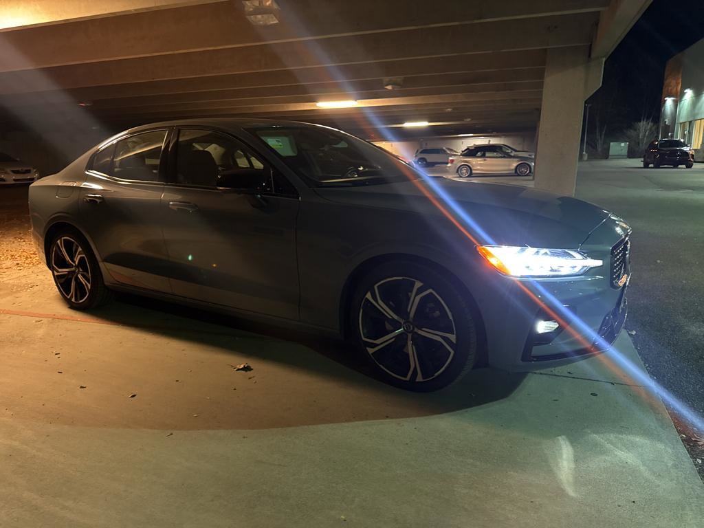 2024 Volvo S60 B5 Plus Dark Theme