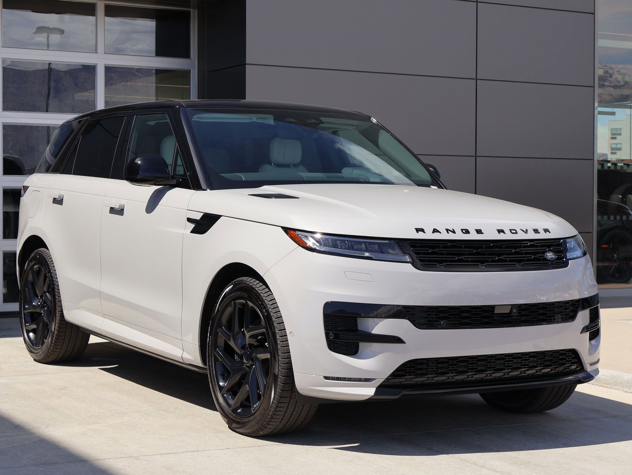 2026 Land Rover Range Rover Sport Dynamic SE