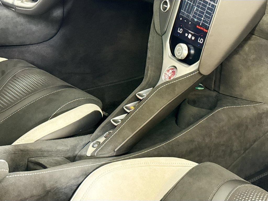 Used 2024 McLaren 750S photo 19
