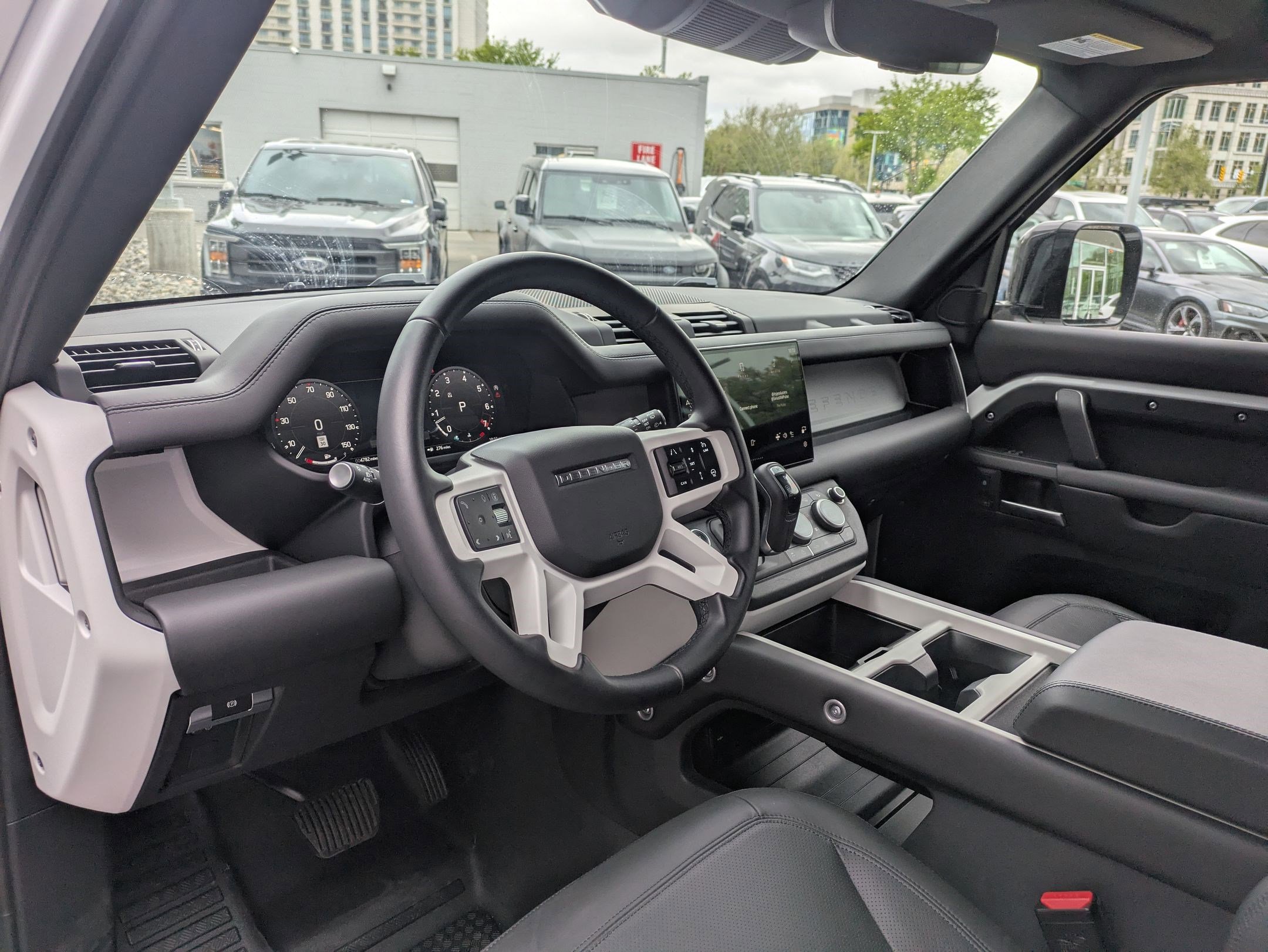 2025 Land Rover Defender 130 X-Dynamic SE