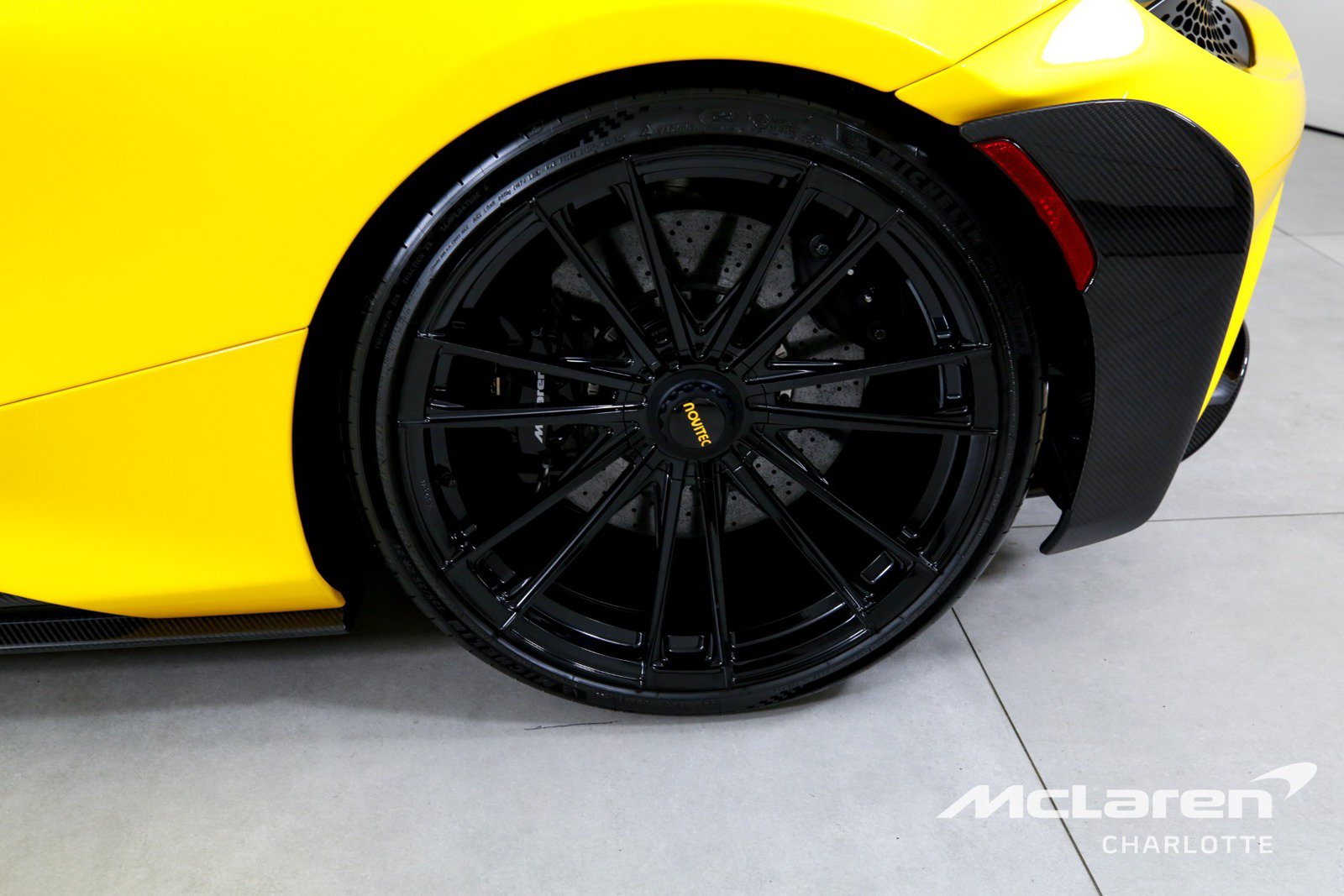 Used 2022 McLaren 765LT photo 29