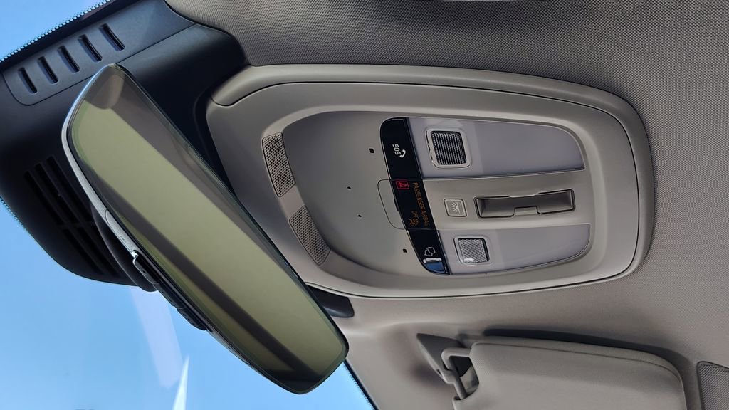 2026 Volvo Xc90 B6 Plus