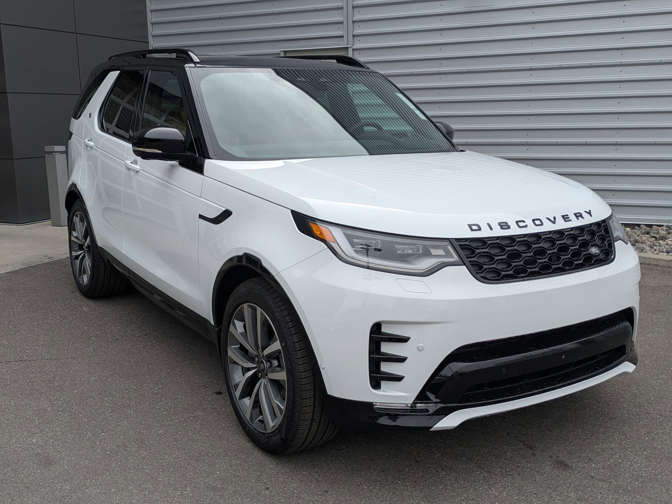 2026 Land Rover Discovery Dynamic SE