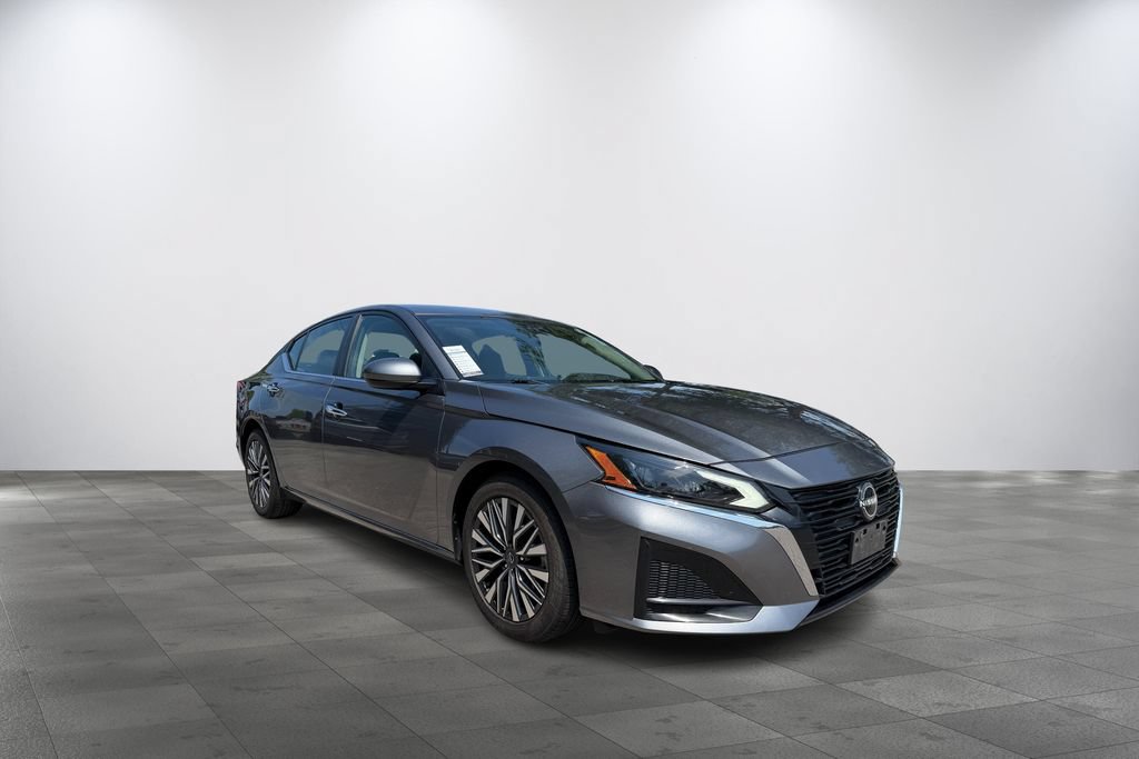Used 2024 Nissan Altima 2.5 SV