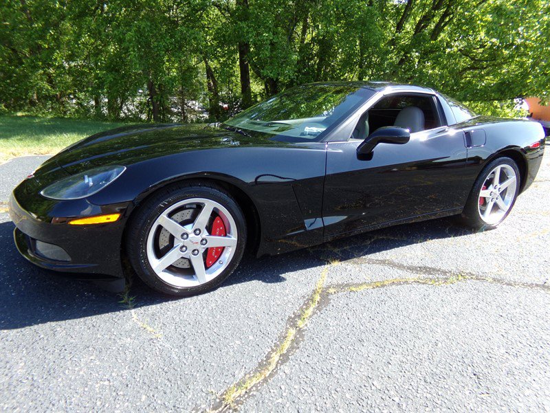 Used 2005 Chevrolet Corvette Coupe w/ Preferred Equipment Group