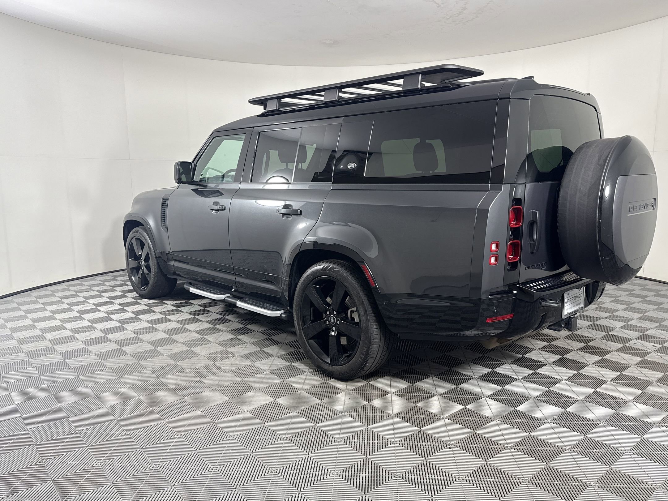 2023 Land Rover Defender 130 X-Dynamic SE