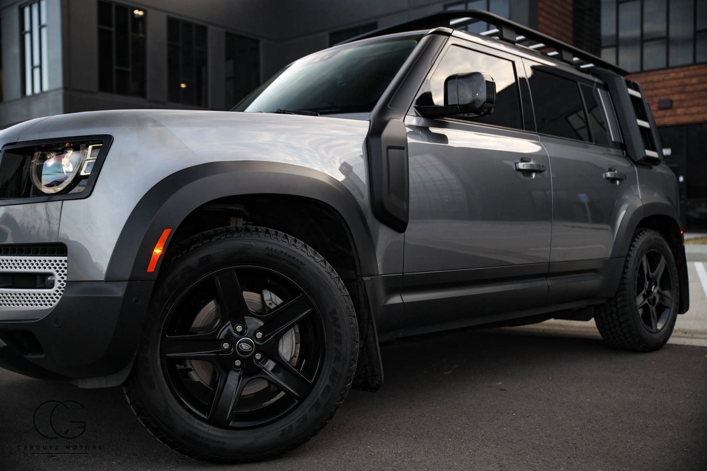 2022 Land Rover Defender 110 SE