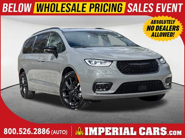 Used 2025 Chrysler Pacifica Limited