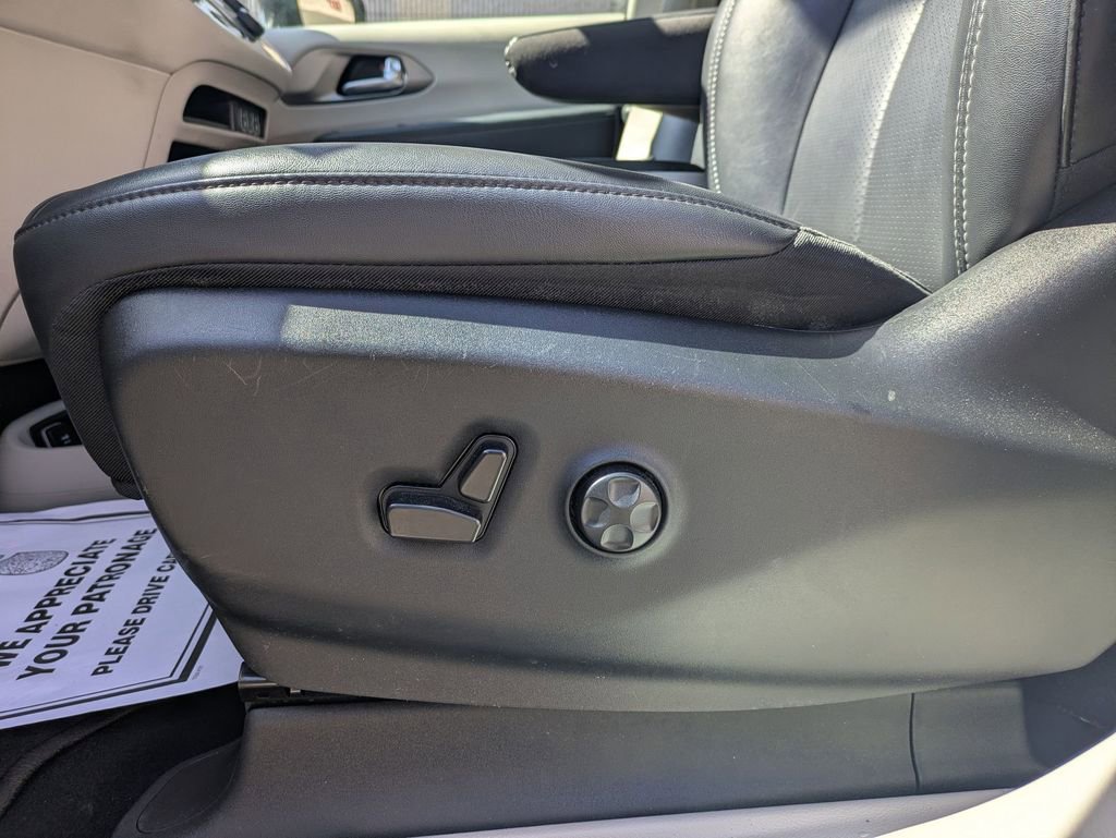 2024 Chrysler Pacifica Touring-L