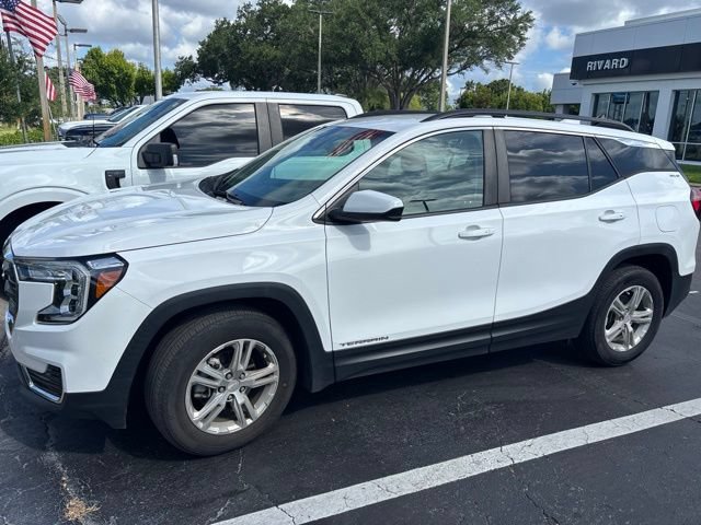 Used 2023 GMC Terrain SLE w/ Driver Convenience Package