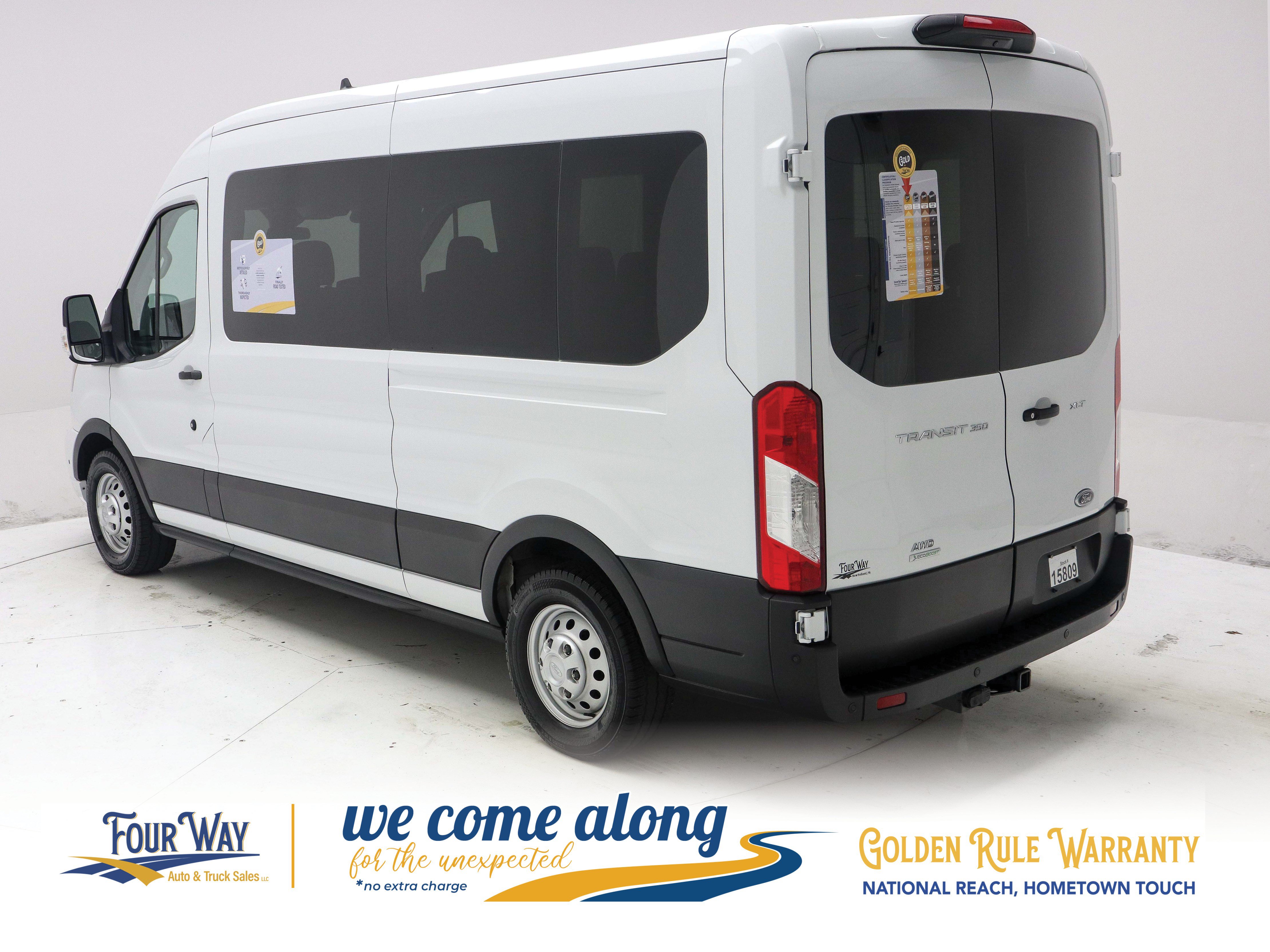 2025 Ford Transit Passenger Van XLT - Photo 6
