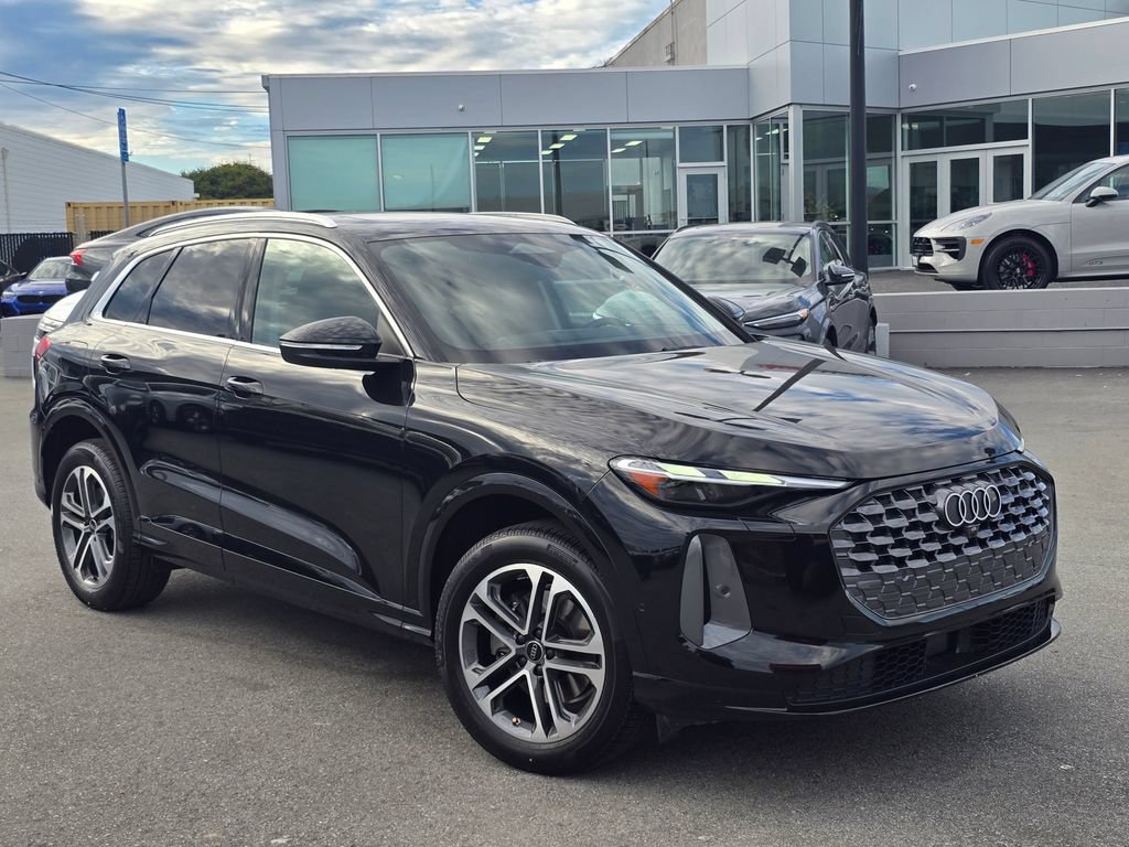 Used 2025 Audi Q5 Premium w/ Convenience Package