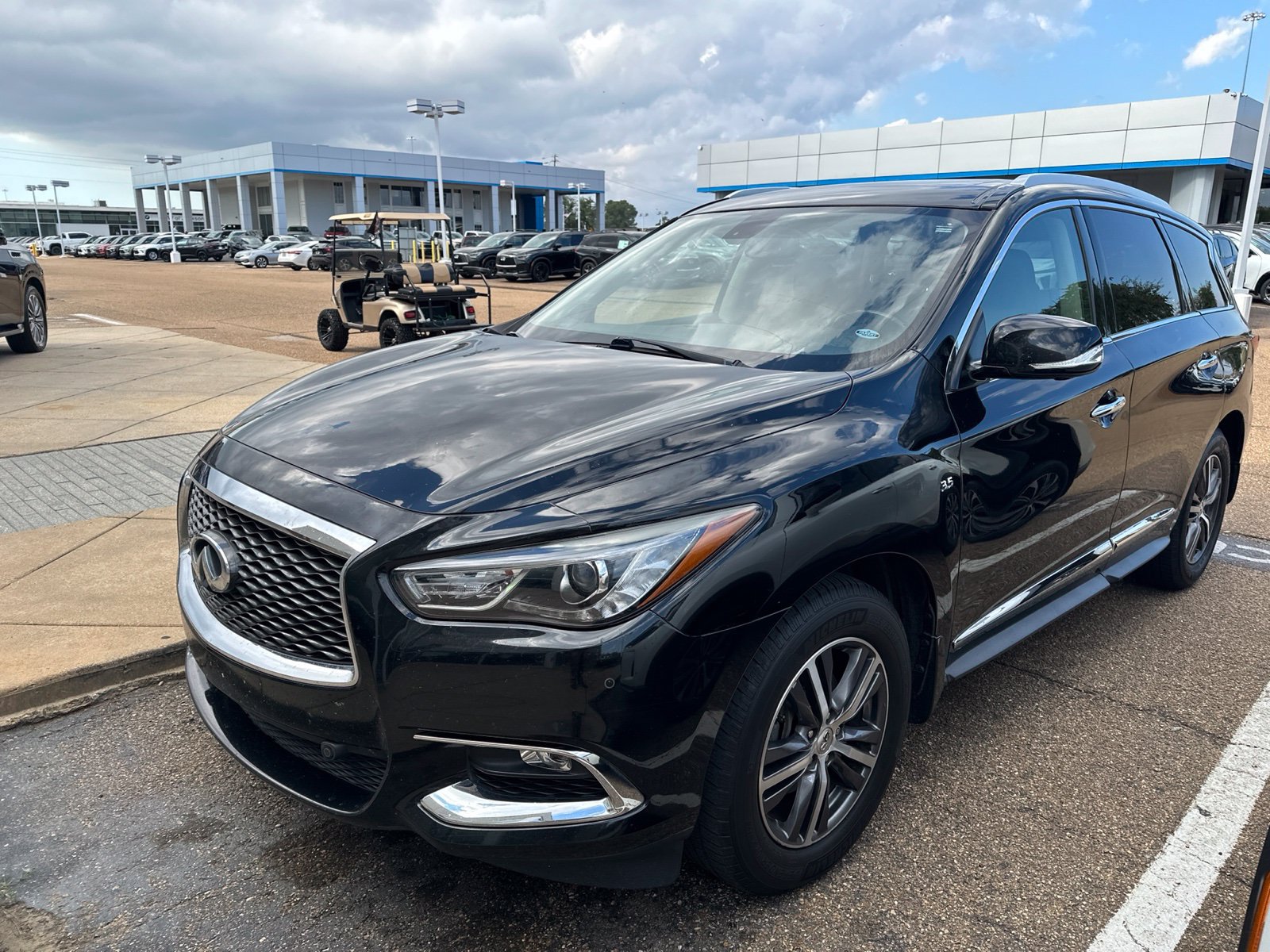 Used 2017 INFINITI QX60 FWD w/ Premium Plus Package