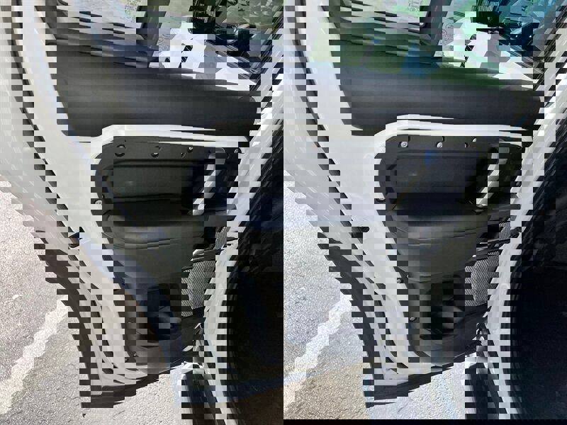 2023 Land Rover Defender 130 X-Dynamic SE