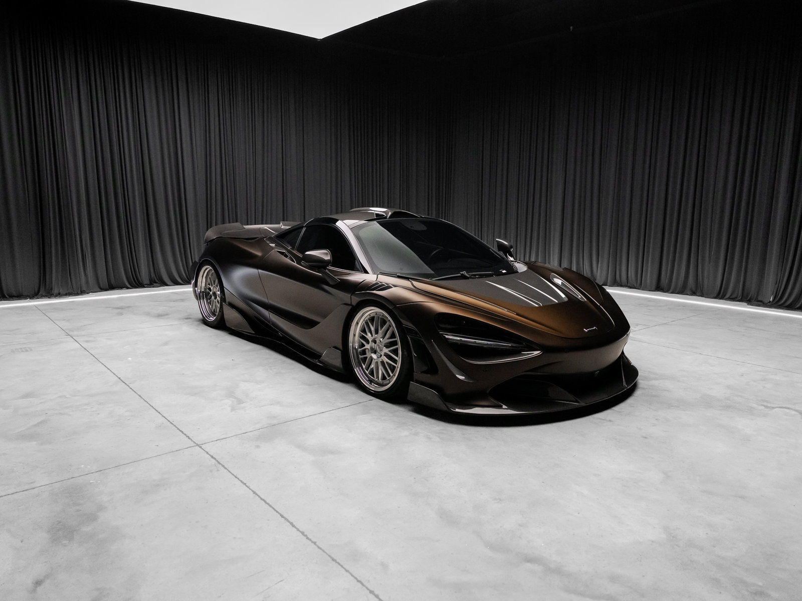 Used 2018 McLaren 720S Luxury photo 21