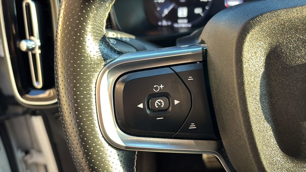 2021 Volvo Xc40 T5 R-Design