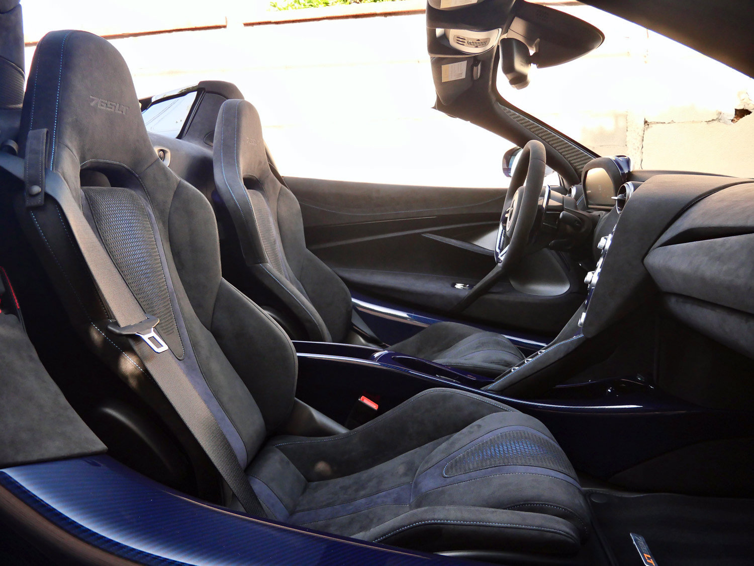 Used 2022 McLaren 765LT photo 11