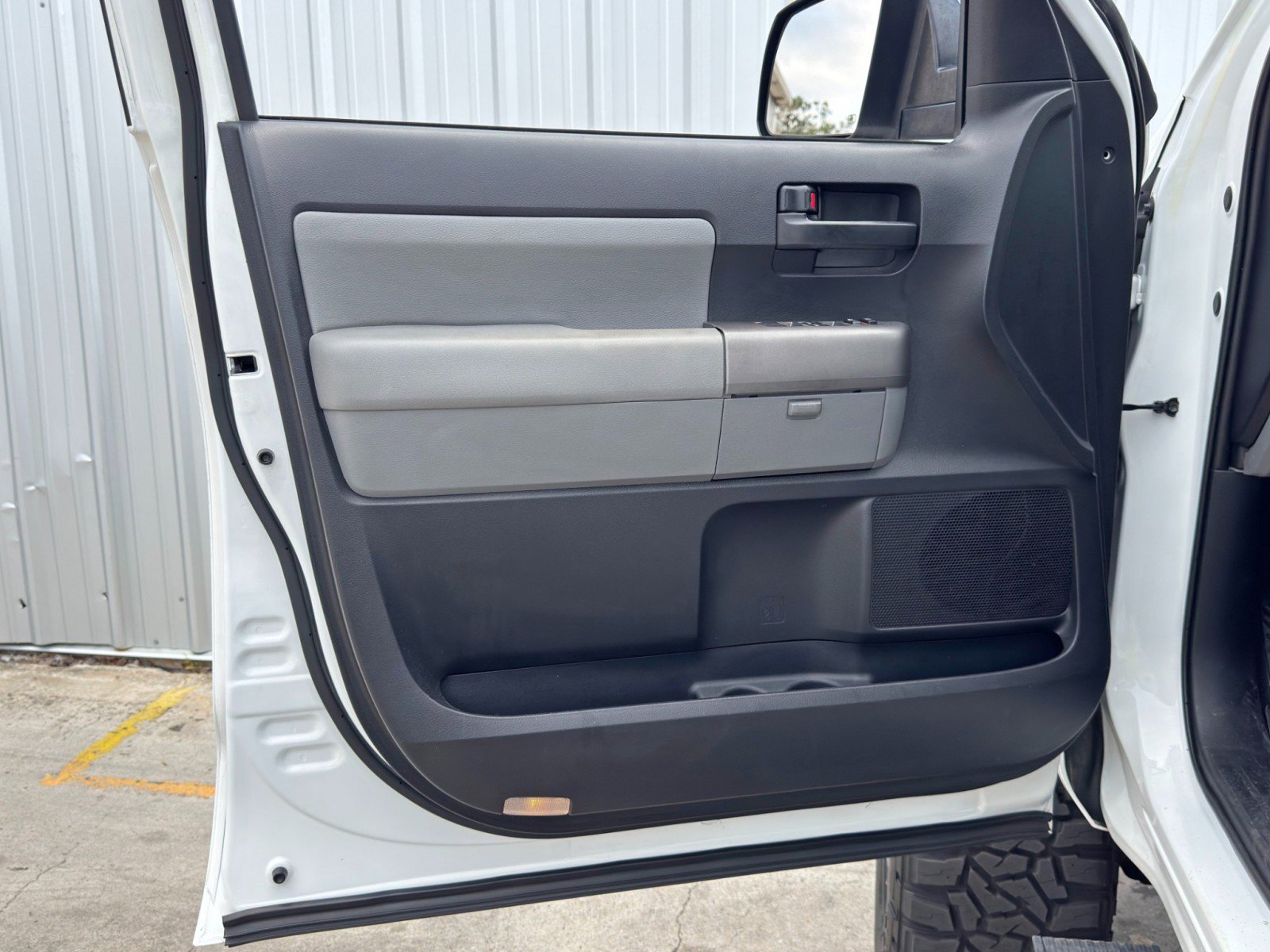 2016 Toyota Sequoia SR5