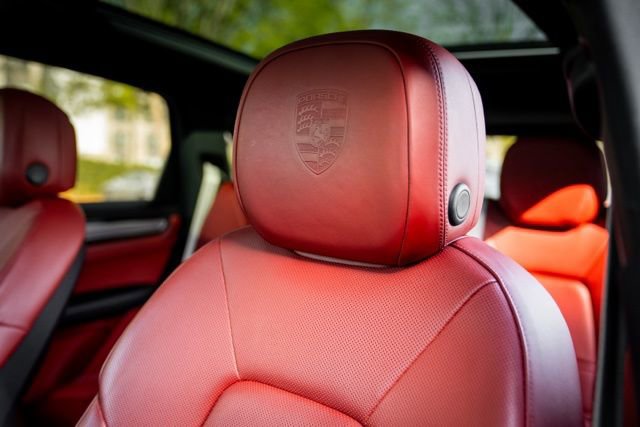 2023 Porsche Cayenne Platinum Edition