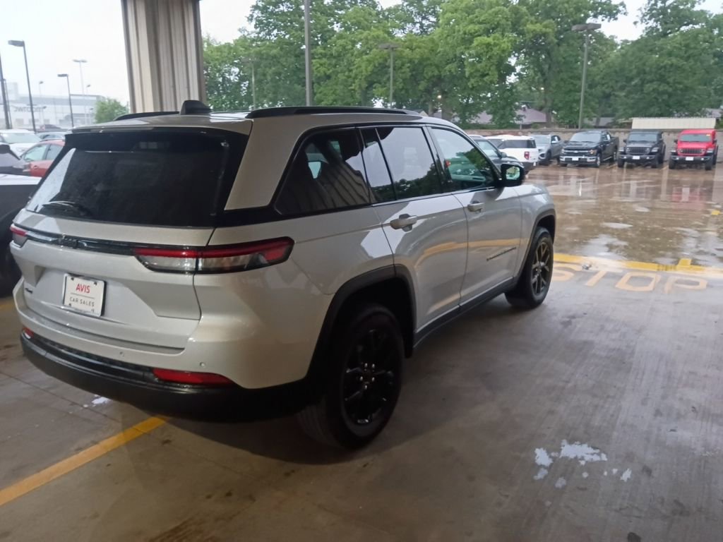 2025 Jeep Grand Cherokee Altitude