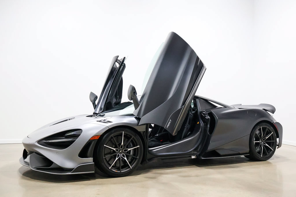 Used 2022 McLaren 765LT photo 11