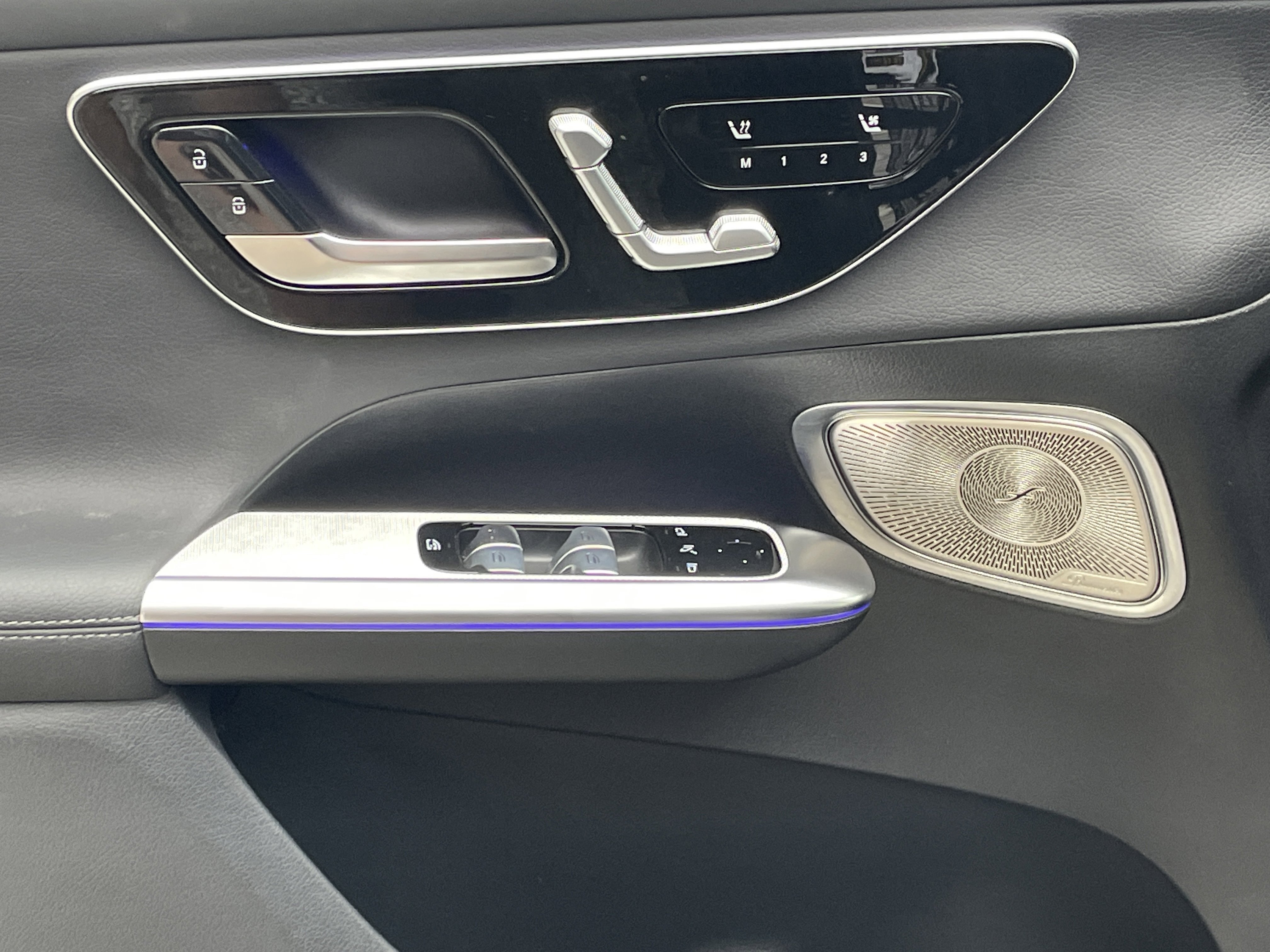 2025 Mercedes-Benz GLC 300