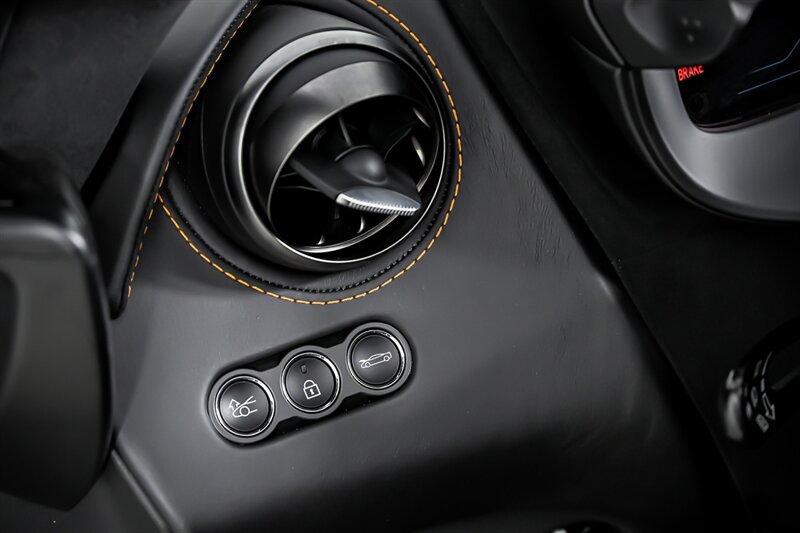 Used 2025 McLaren 750S Spider photo 23
