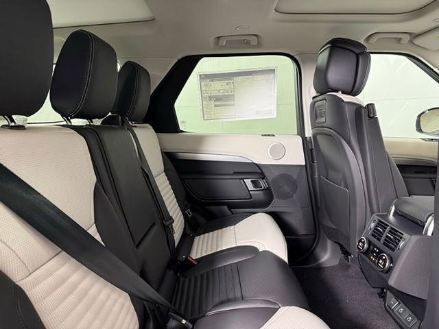 2025 Land Rover Discovery Dynamic SE