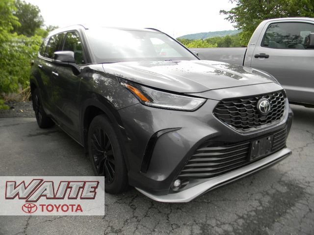 Used 2024 Toyota Highlander XSE
