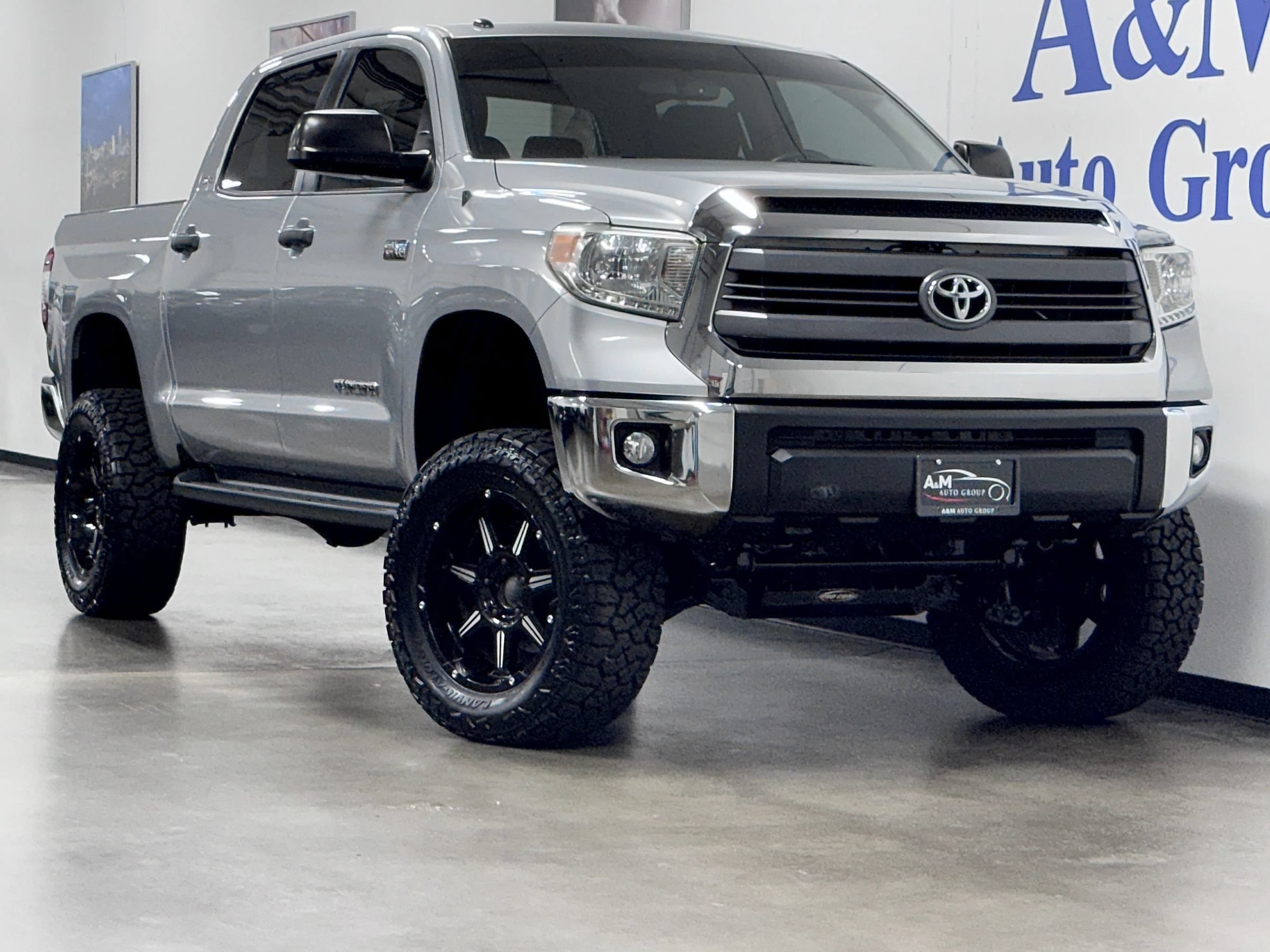 Used 2014 Toyota Tundra SR5 w/ SR5 Upgrade Package
