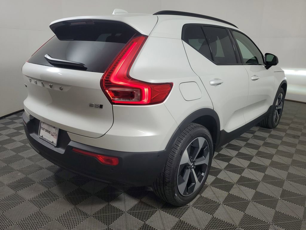 2026 Volvo Xc40 B5 Plus