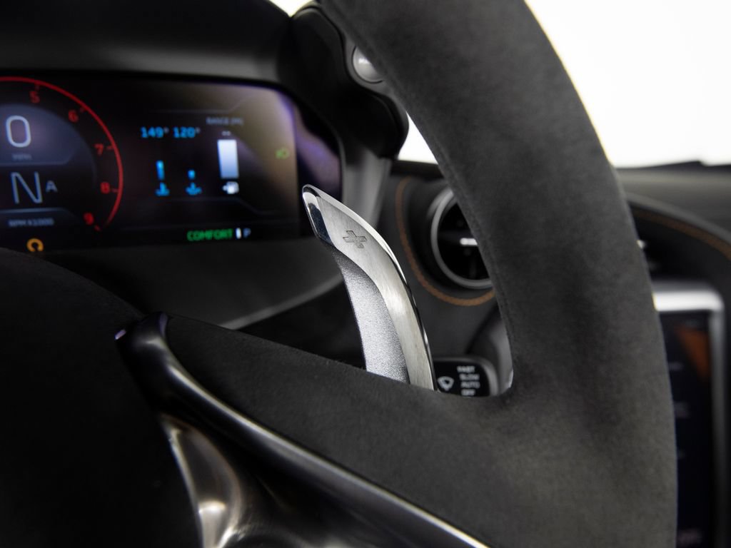 Used 2024 McLaren 750S Spider photo 17