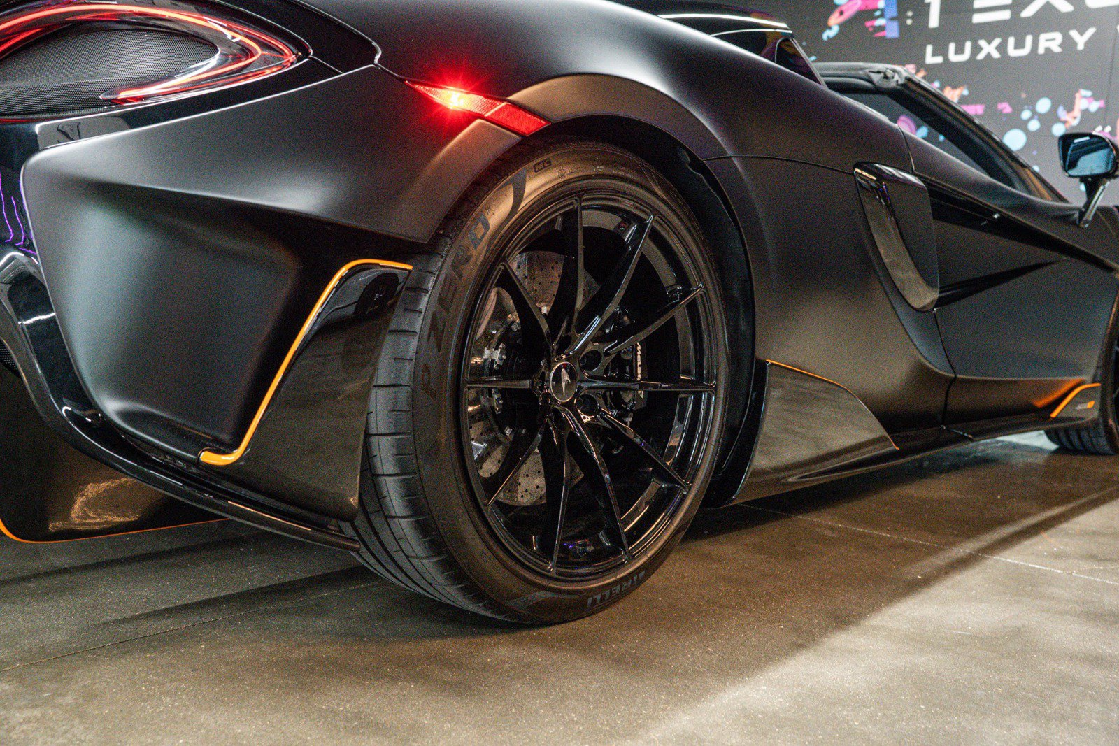 Used 2020 McLaren 600LT Spider photo 18