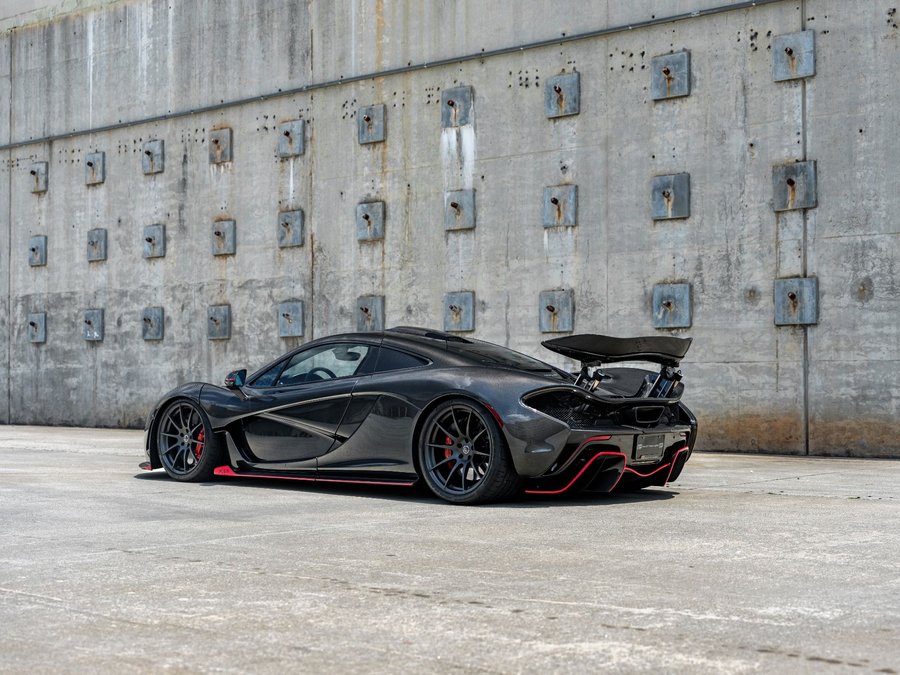 Used 2012 McLaren P1 photo 11