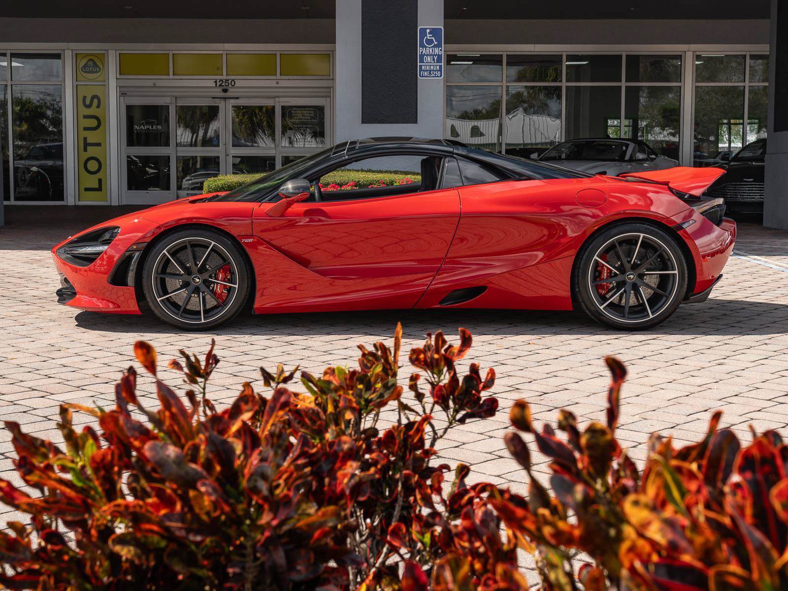 Used 2020 McLaren 720S Performance photo 37
